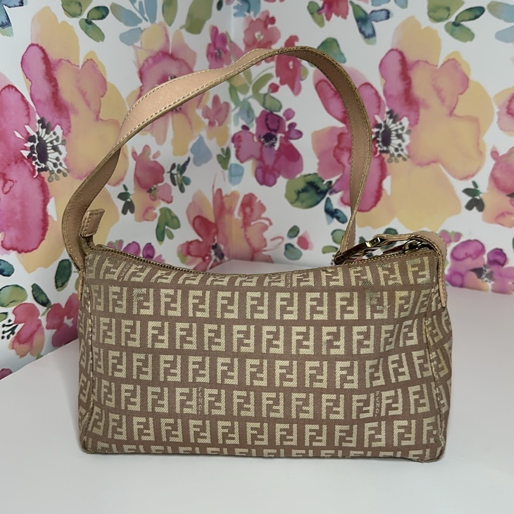 💯Authentic Fendi Shoulder Bag Small size 🍀